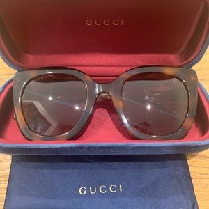 Authentic Gucci Women’s Sunglasses *Never Worn*